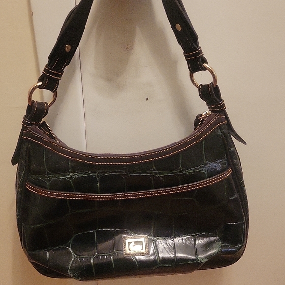 Dooney & Bourke Handbags - Elegant Black Crocodile Pattern Shoulder Bag/ Dooney And Bourke